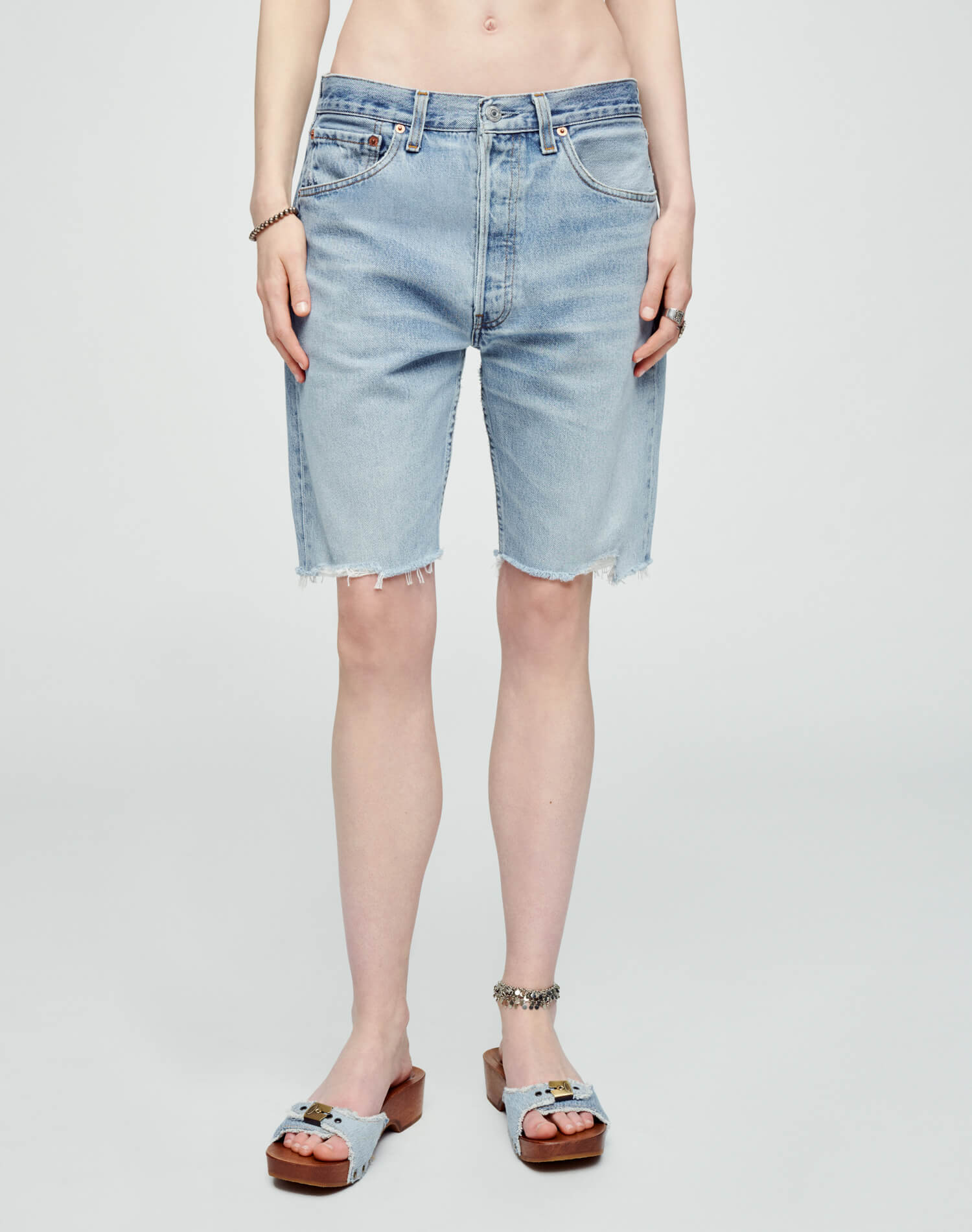 RE/DONE x Levi's Boyfriend Shorts in Denim - Indigo