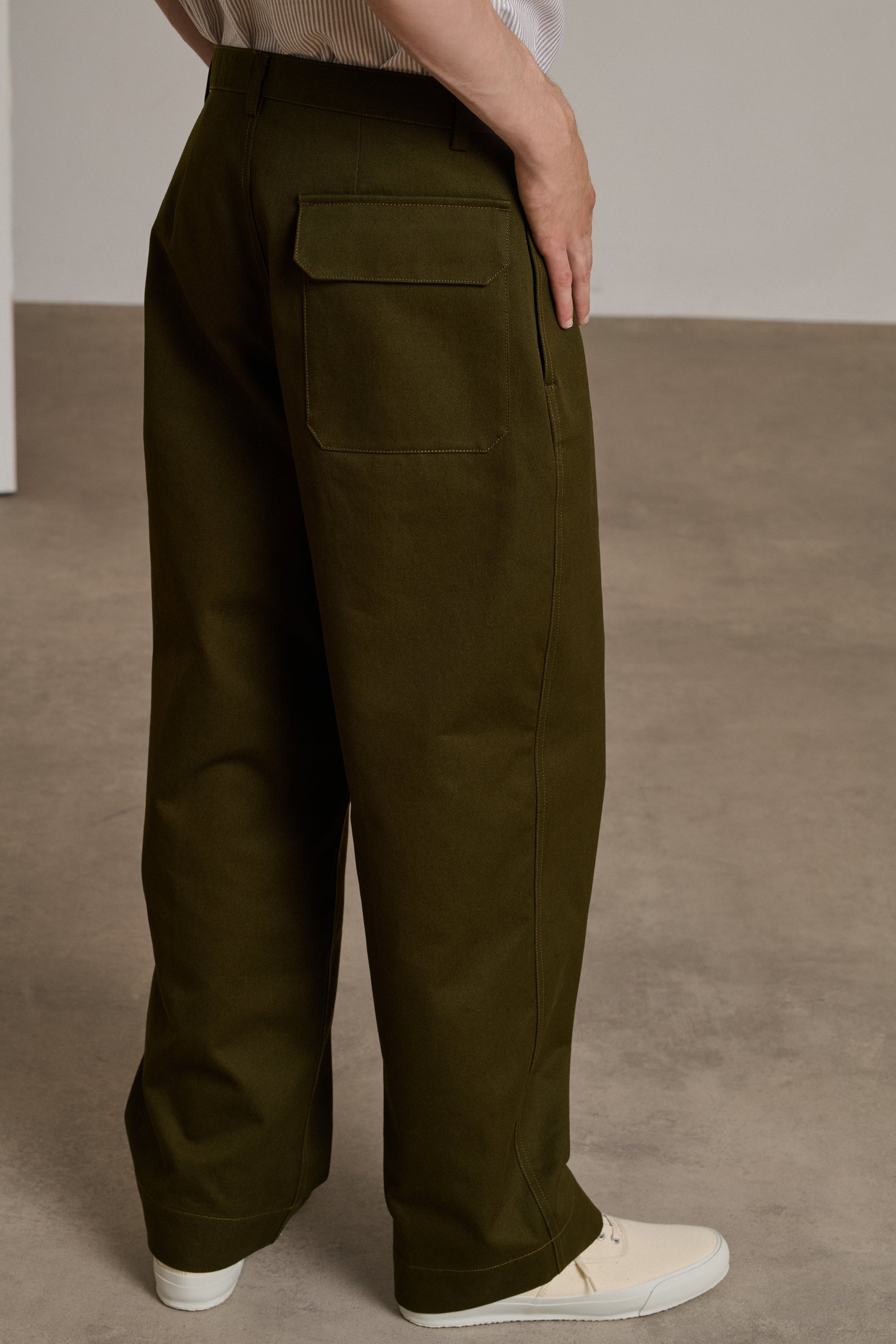 4 / NEW   PANTALON CHET