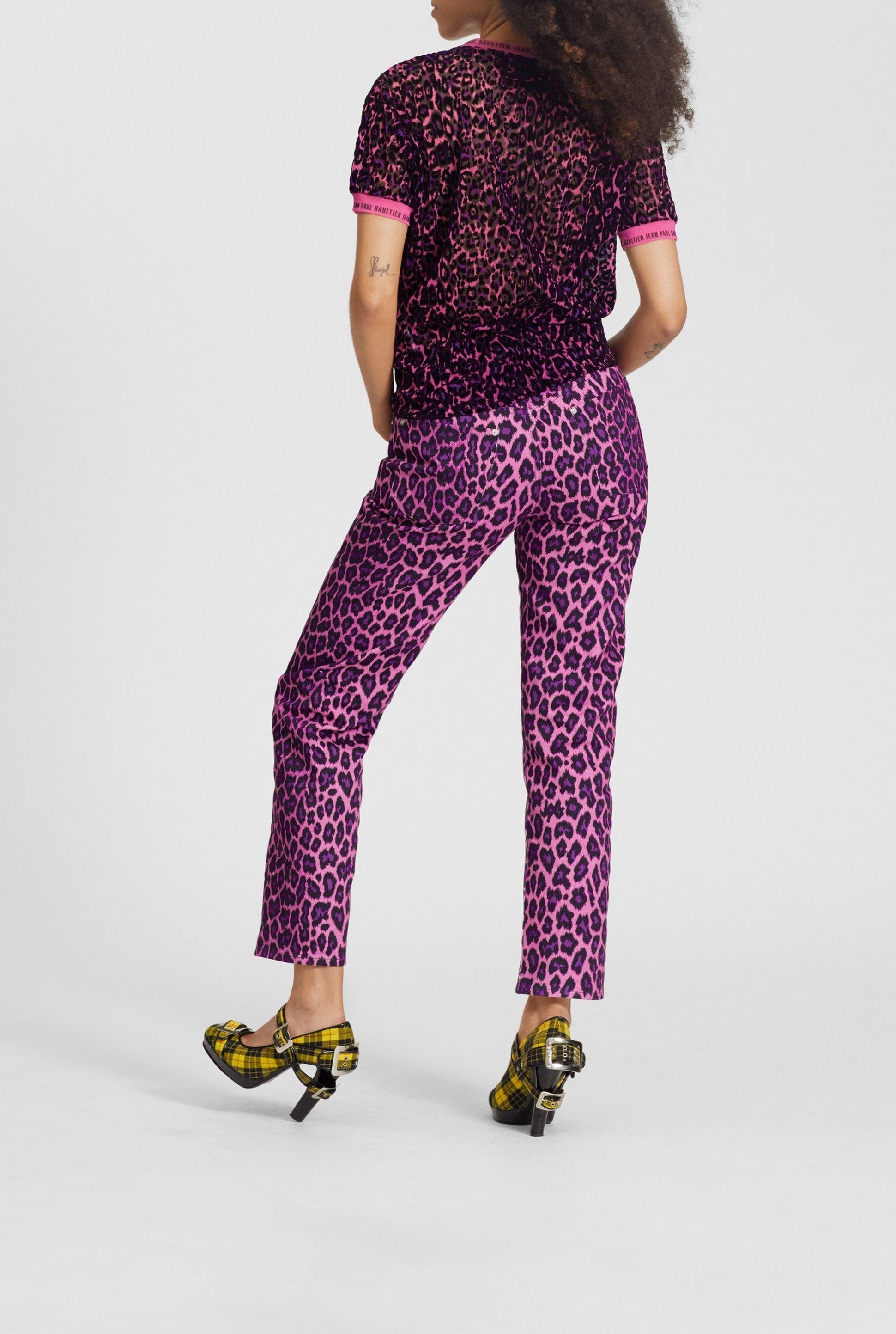 Pantalon Les Punks imprimé léopard en denim - Pink & Purple Black