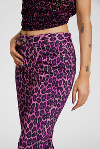 Pantalon Les Punks imprimé léopard en denim - Pink & Purple Black