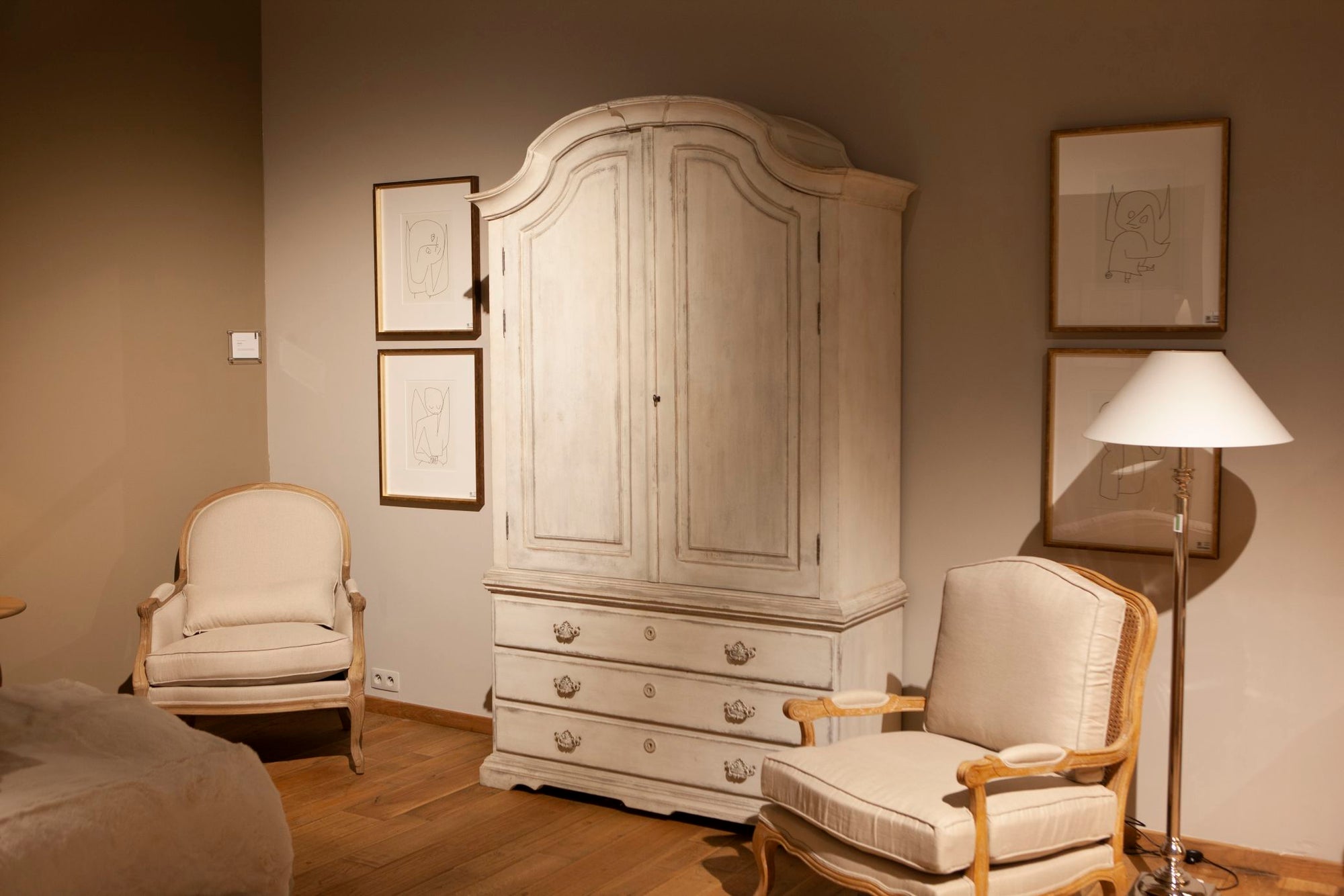 ARMOIRE DIVINA