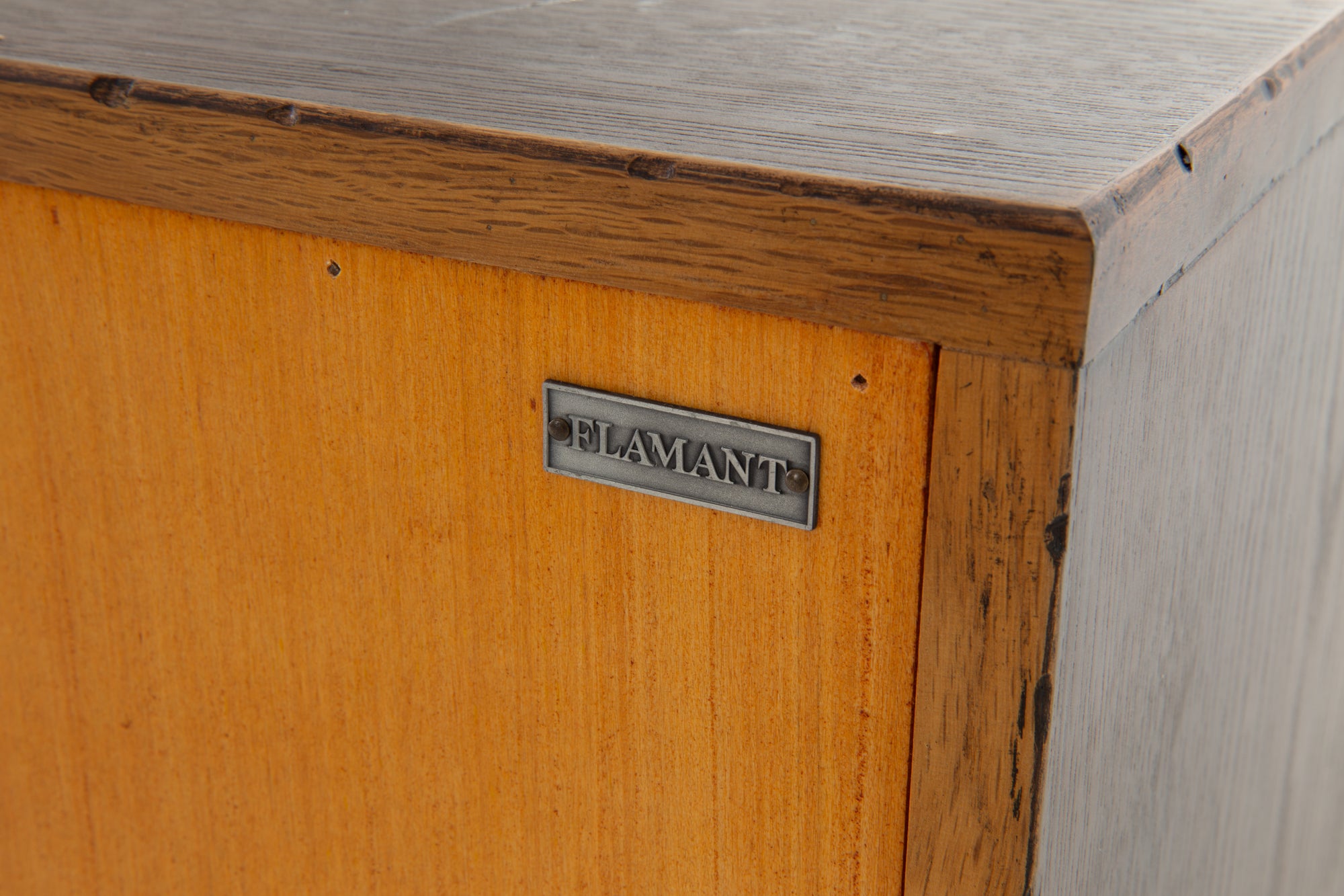 COMMODE TRIBECA