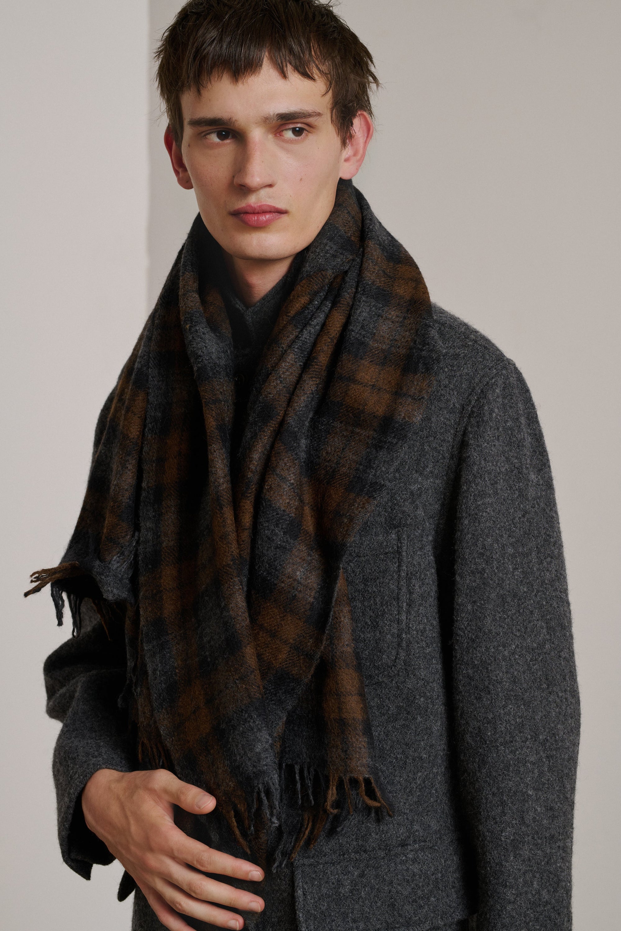 50 / NEW   ECHARPE PETER