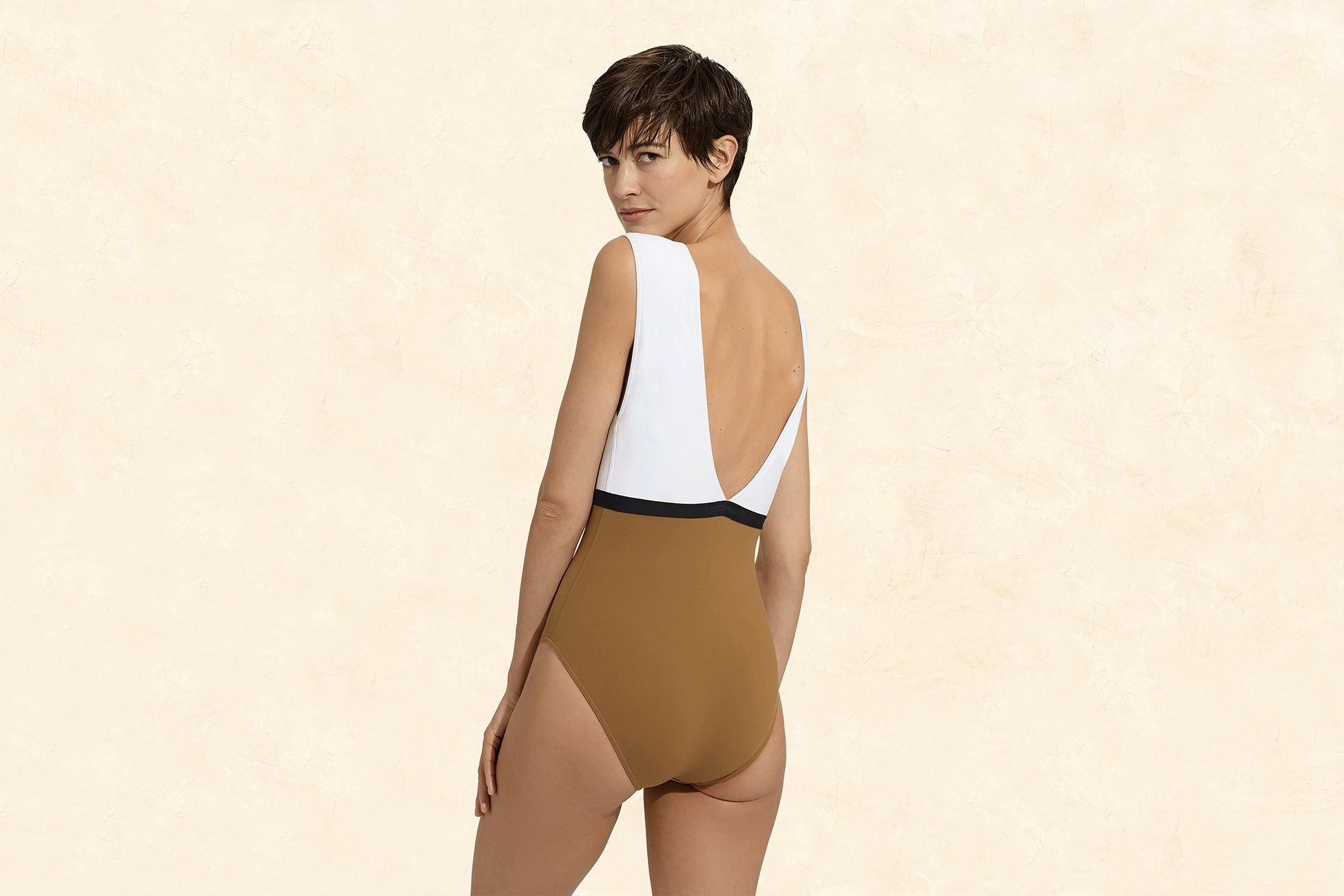 BLANC/NOIR/SHAMMY AMBERA PANAMA UNE-PIÈCE SOPHISTIQUÉ