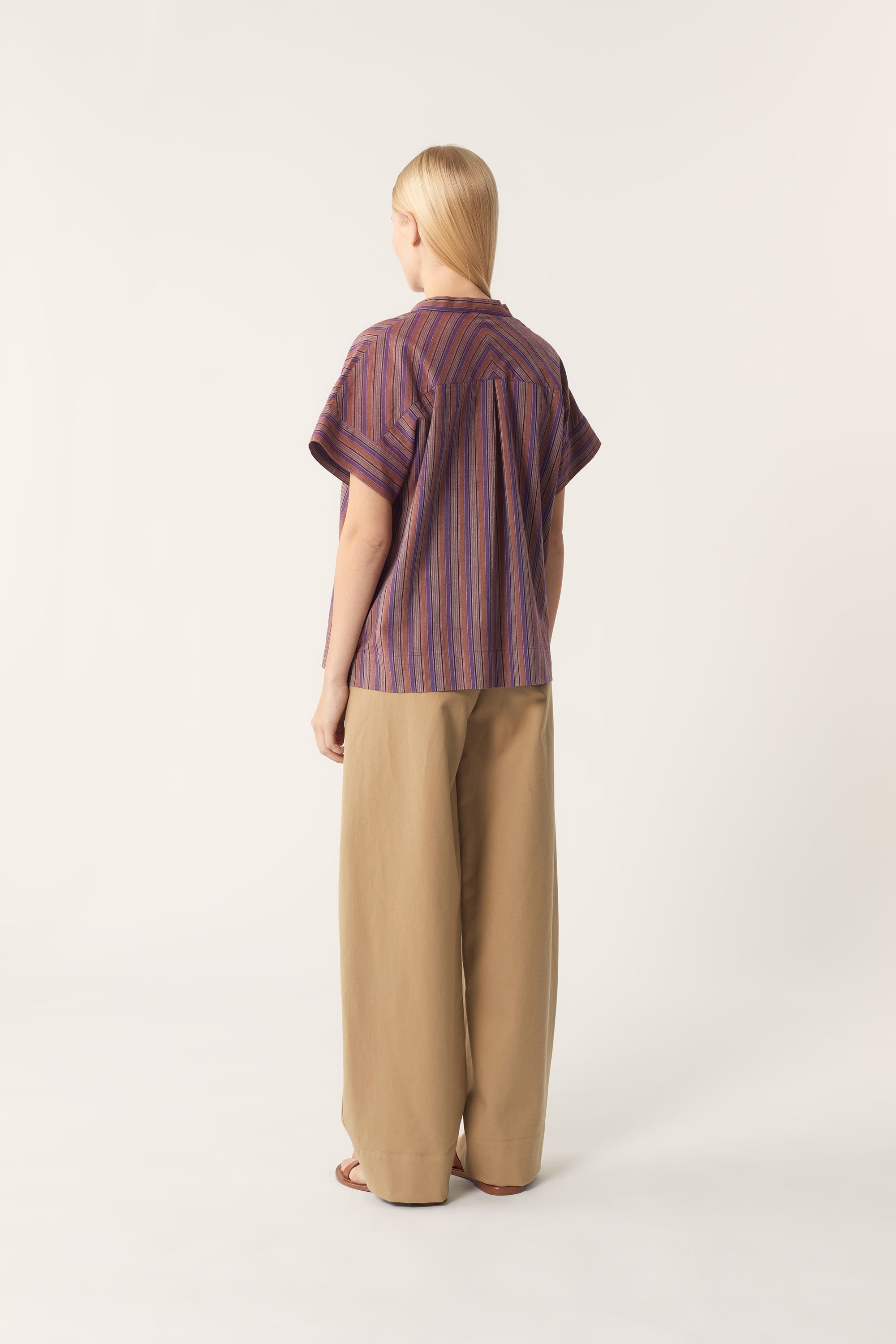 36 / DJV 60€ 135-3 / ST2%   CHEMISE POSITANO