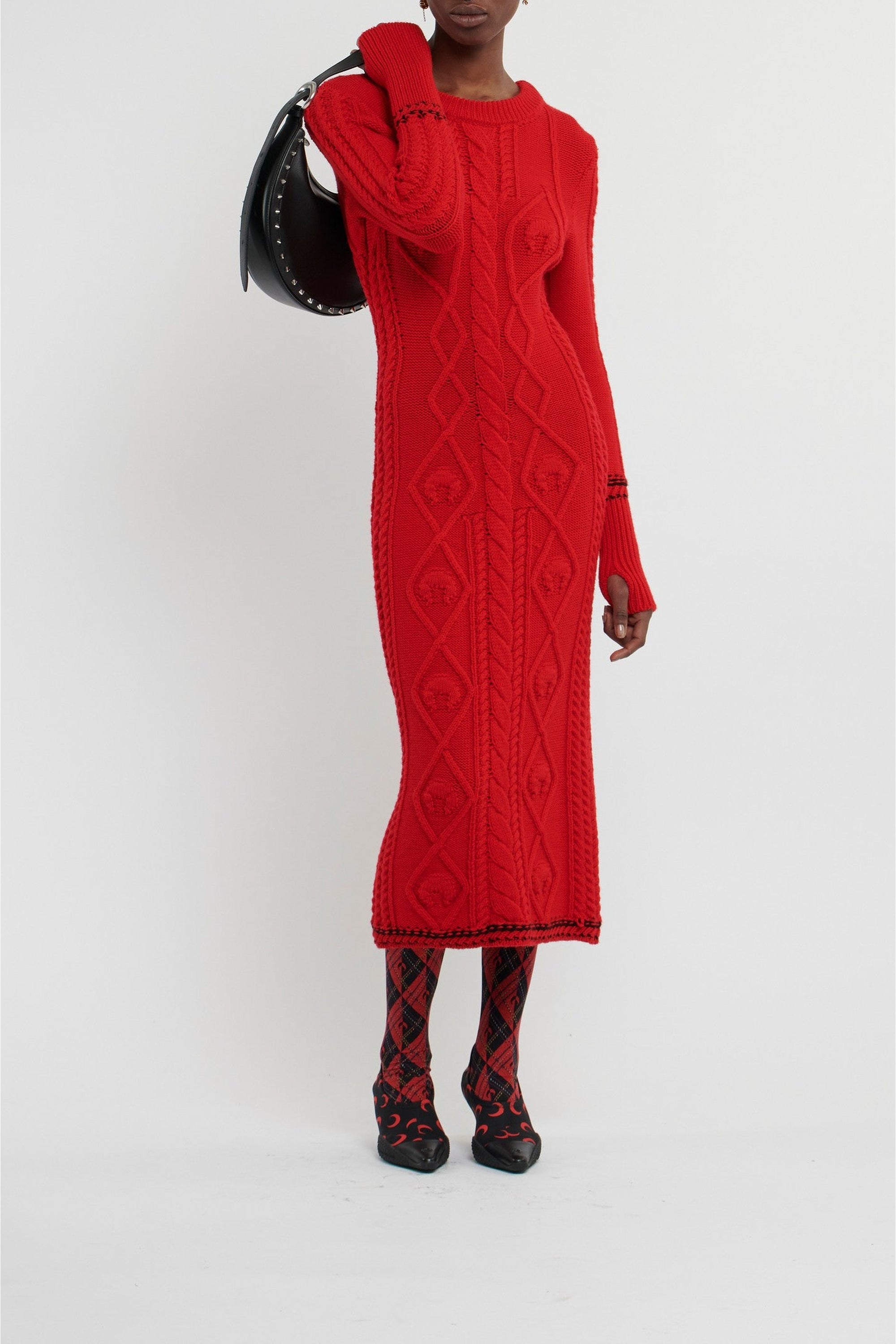 PRIX MARQUE : 190€_Red Robe - Red