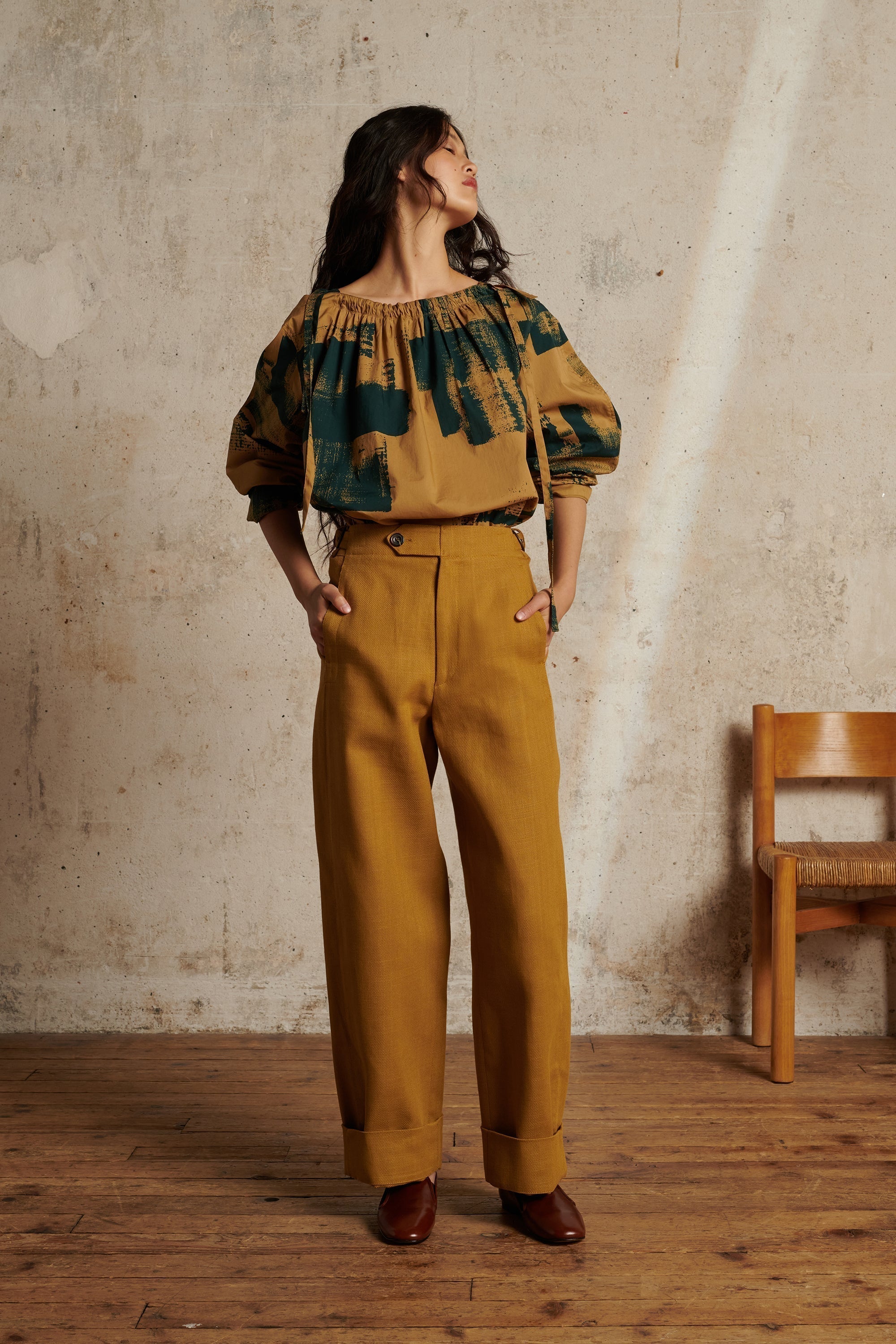 27 / DJV 55€ 153-21 / ST14%   BLOUSE UKI