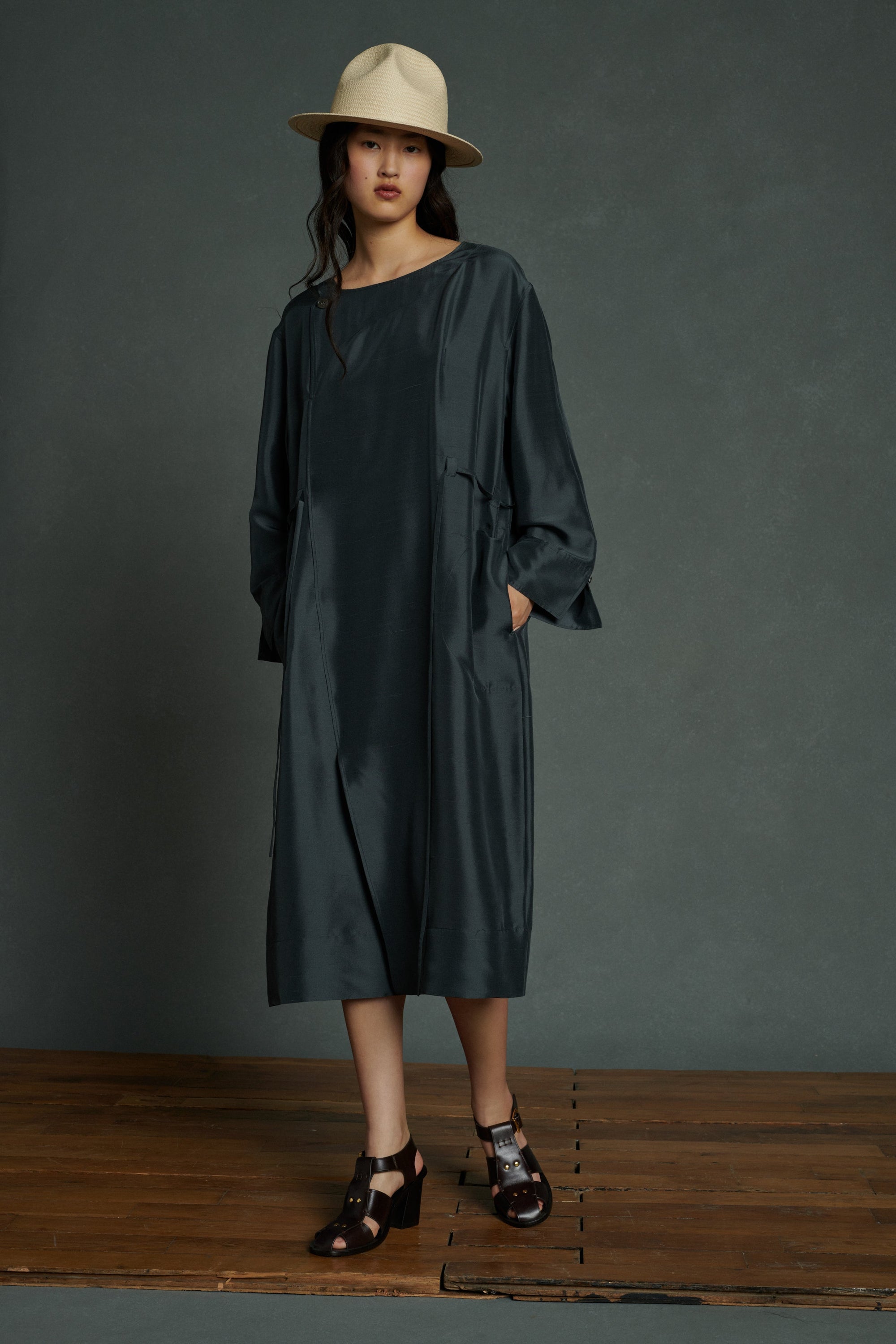 15 / NEW   ROBE CHAINE & TRAME WELL