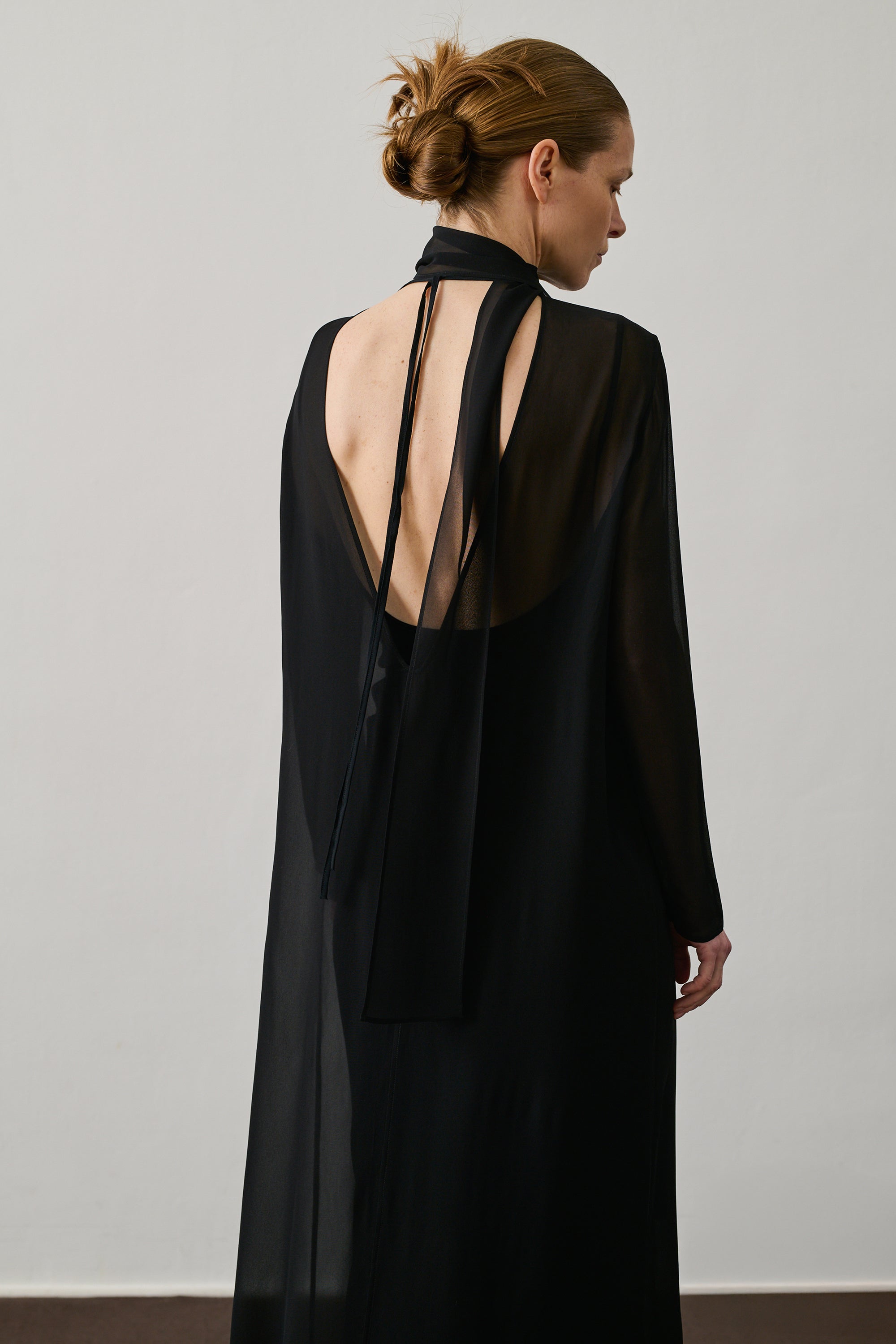 NOIR ROBE CHAINE & TRAME VIKTORIJA