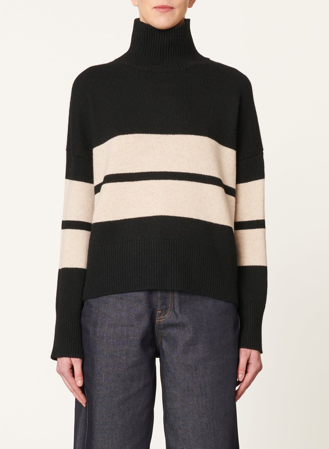 44 QTY NEW // NOIR/ECRU / Pull Malo - NOIR/ECRU