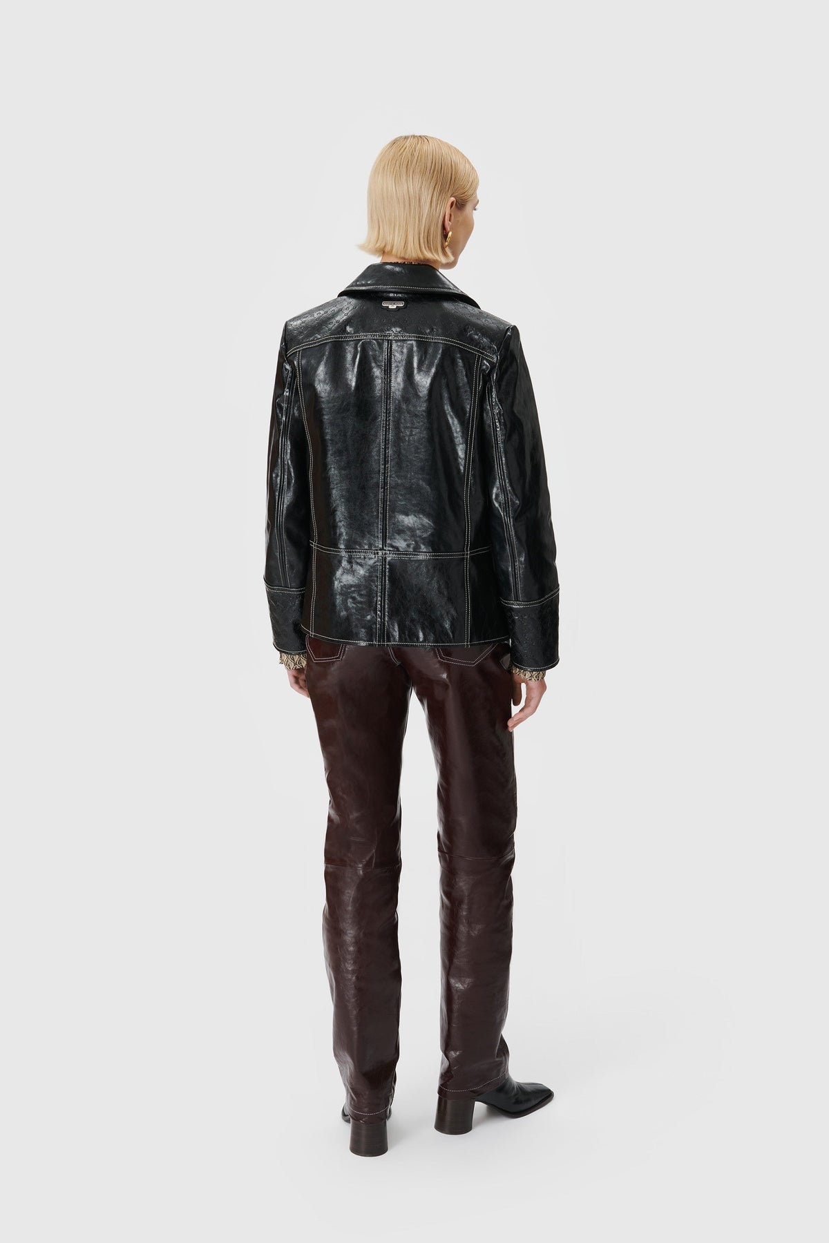 Blouson à coupe boxy en cuir embossé - Black