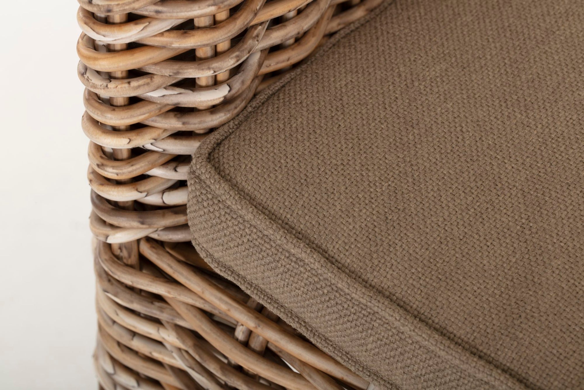 CHAISE HILLS AVEC COUSSIN