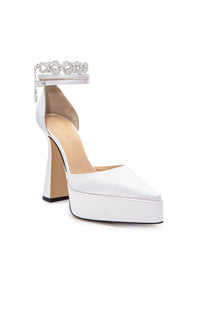 Bow Chain 140 platform pumps in silk & strass - White