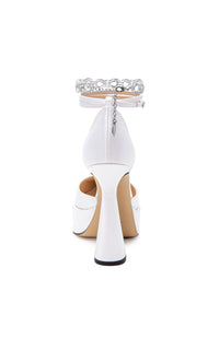 Bow Chain 140 platform pumps in silk & strass - White