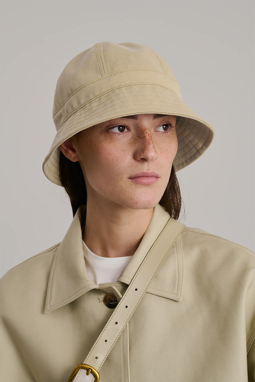 JAUNE PALE CHAPEAU POTTI