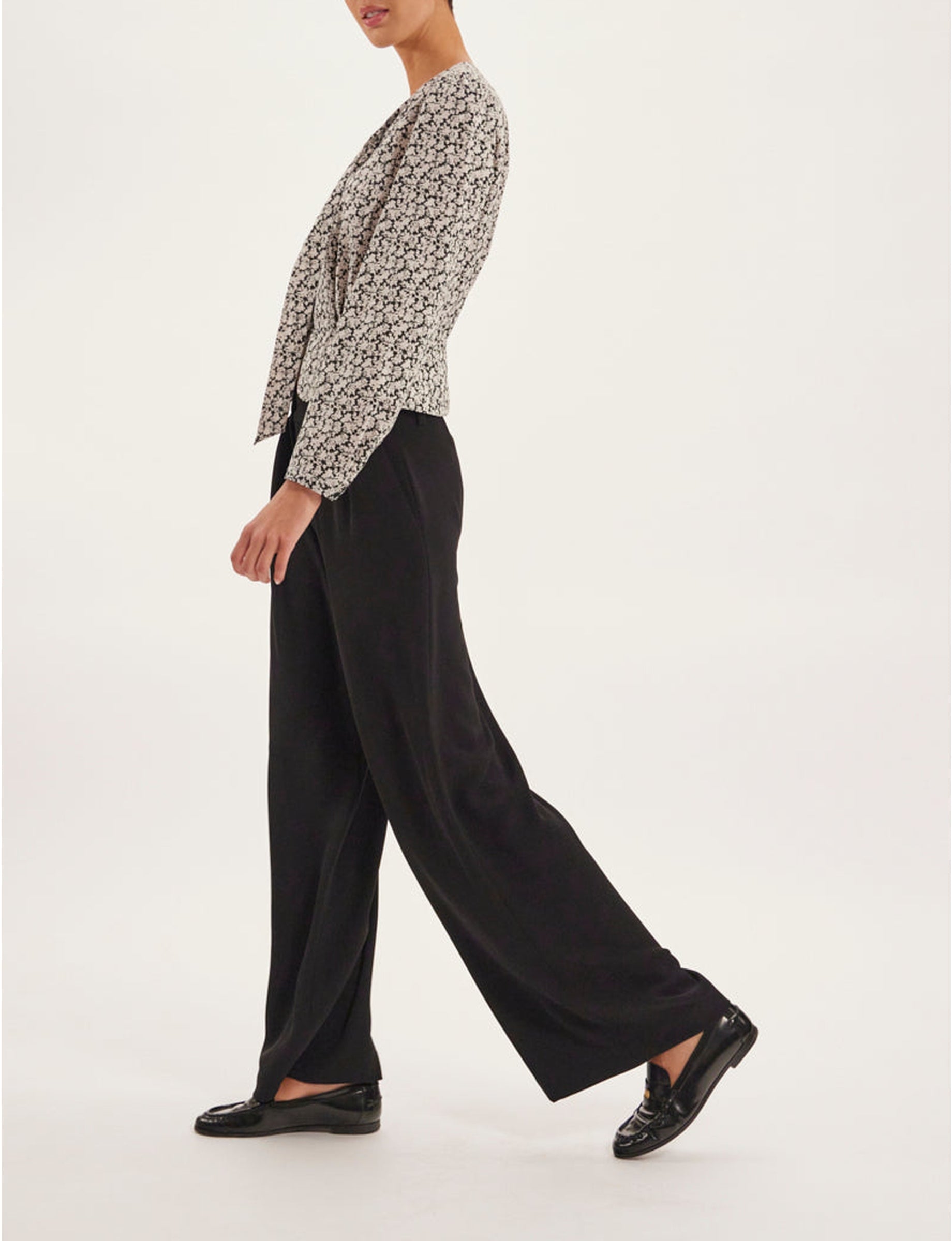 54qty RELIQUAT 65€ 1,4%  / Blouse cintrée Emeline - Black Beige