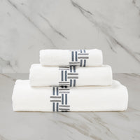 BASKET WEAVE EMBROIDERY / DRAP DE BAIN
