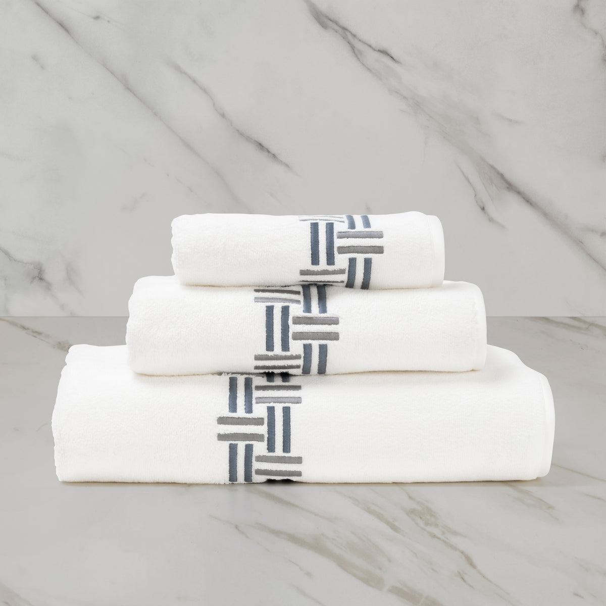 BASKET WEAVE EMBROIDERY / DRAP DE BAIN