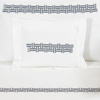 BASKET WEAVE EMBROIDERY / BOUDOIR TAIE D'OREILLER