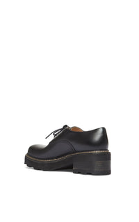 Tera Brogue en noir calf