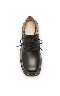 Tera Brogue en noir calf