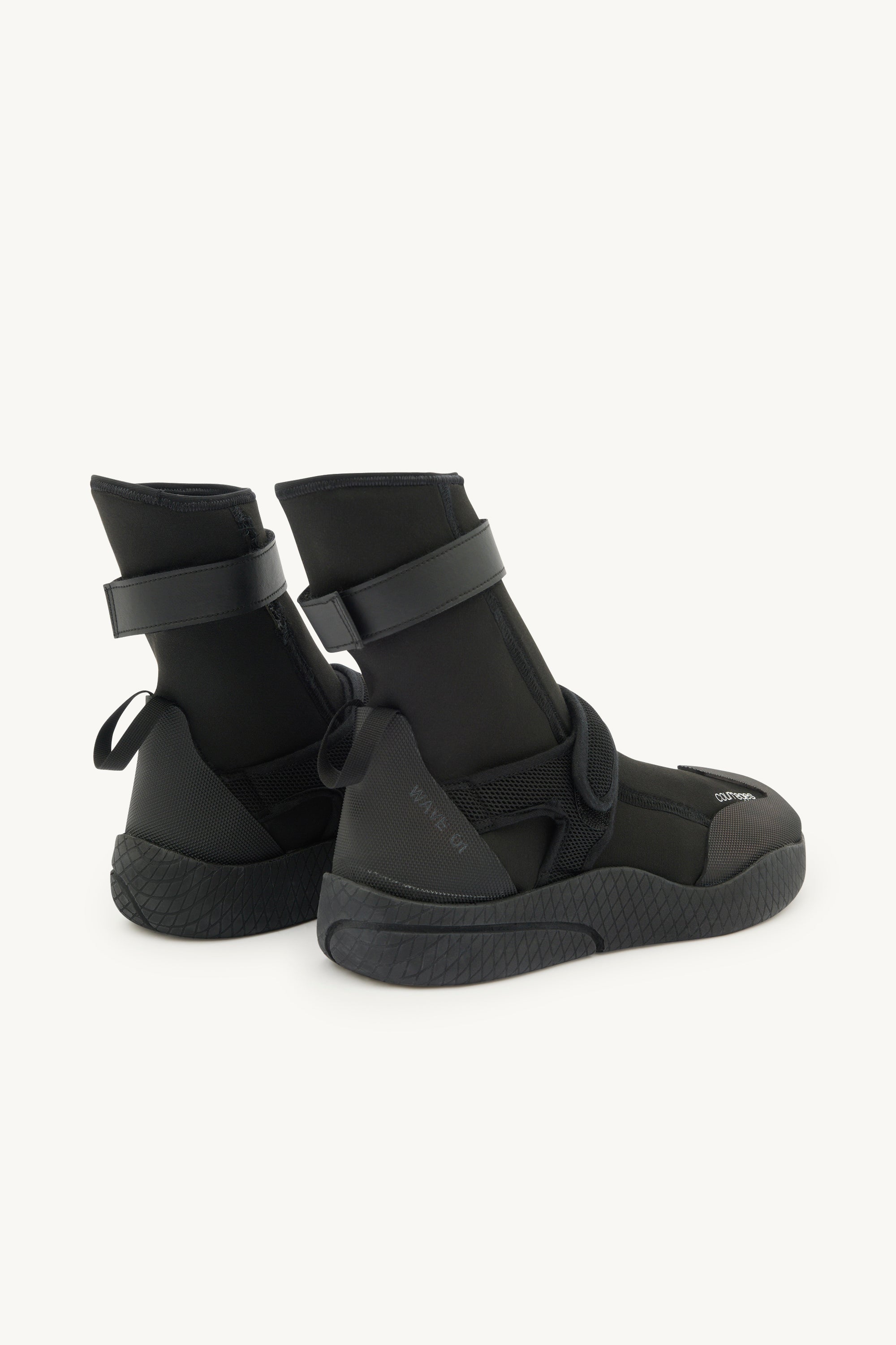 56pcs RELIQUAT 150€ / Baskets hautes wave 01 scuba - Black