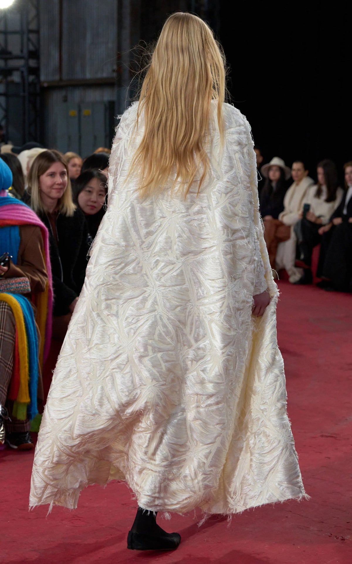 Ivory / Manteau cape Hillman en soie - Ivory
