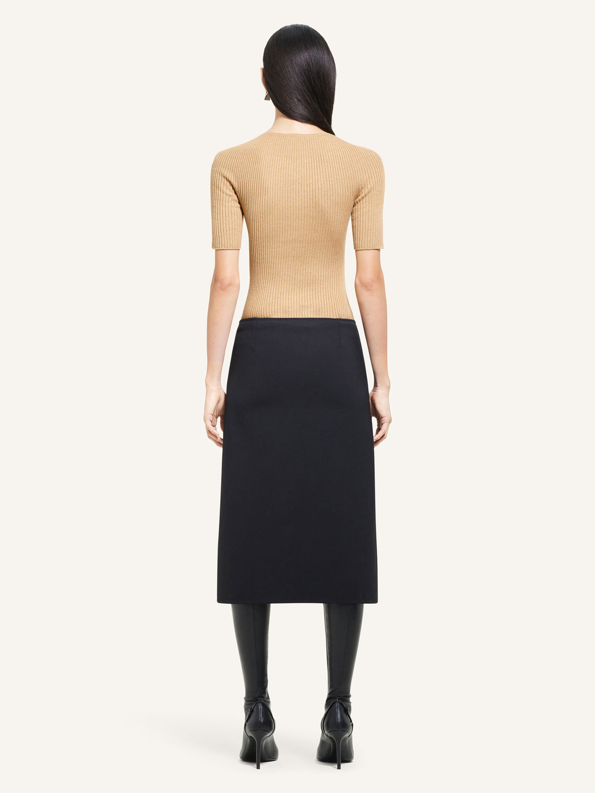 PRIX MARQUE : 120 / PULL COL ROND RAYONNEMENT
