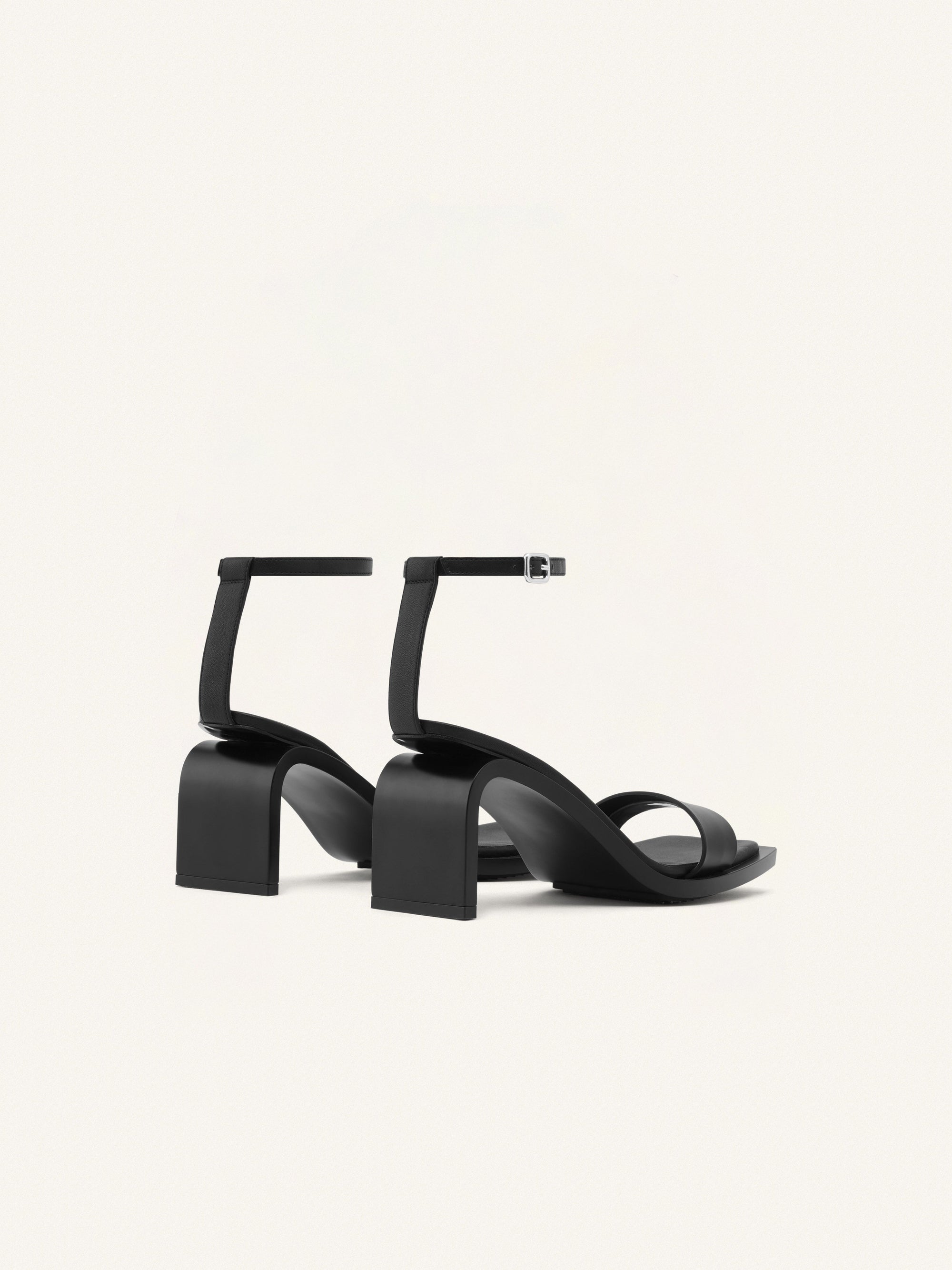 8pcs NEW / SANDALES STREAM CUIR  - Black