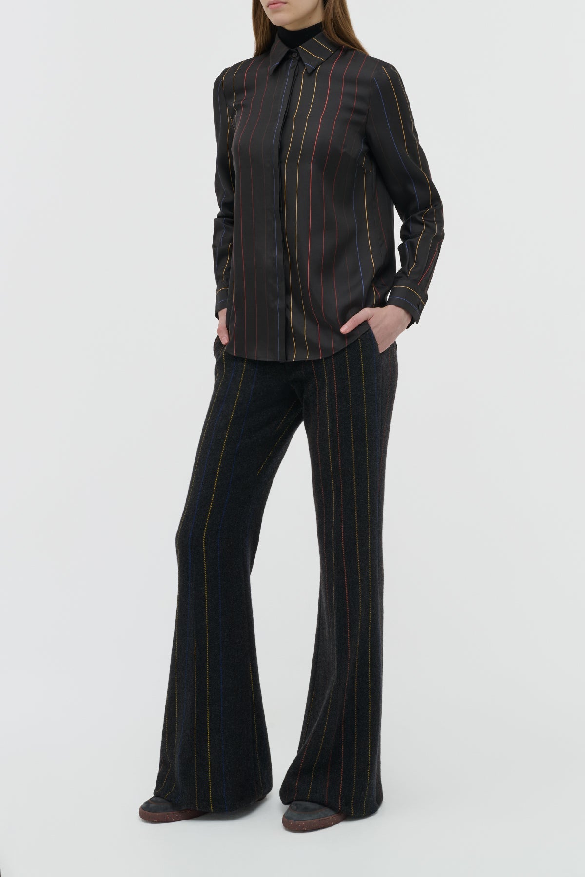 Henri Blouse en anthracite multicolore fines rayures soie sergé