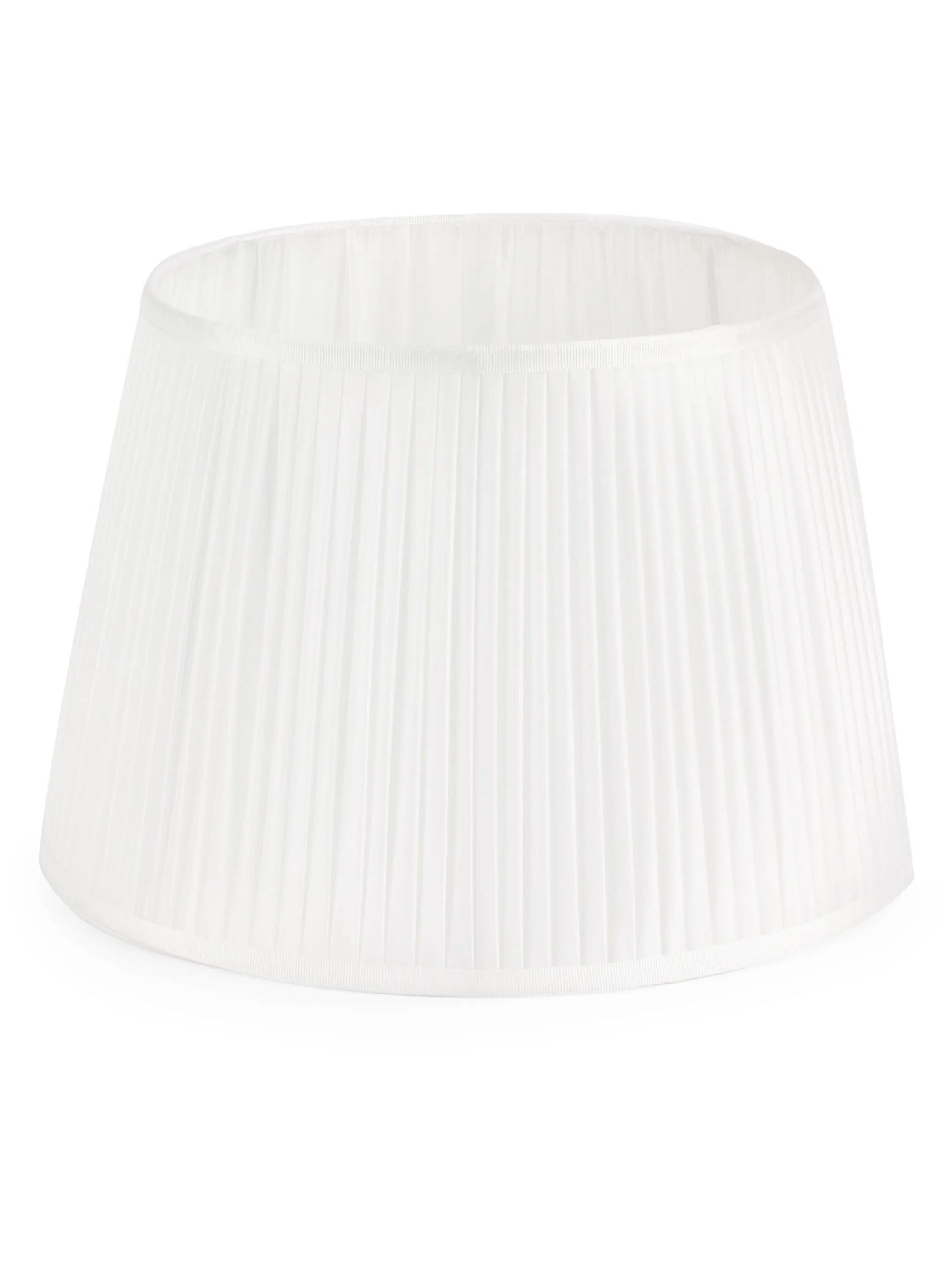 Cone-shaped pleated shade - White