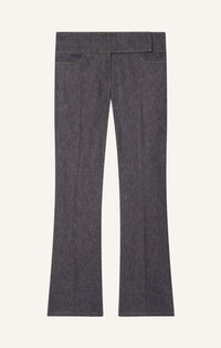 PANTALON BOOTCUT CEINTURÉ EN DENIM