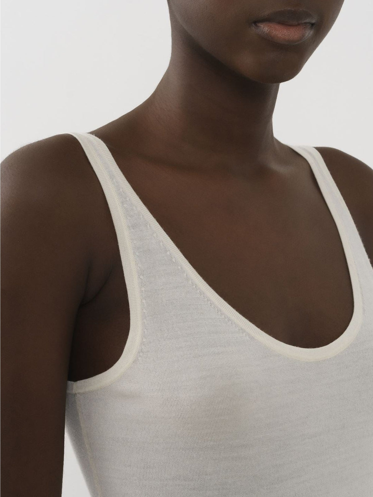 BASEPLUS_White Powder TOP - White Powder