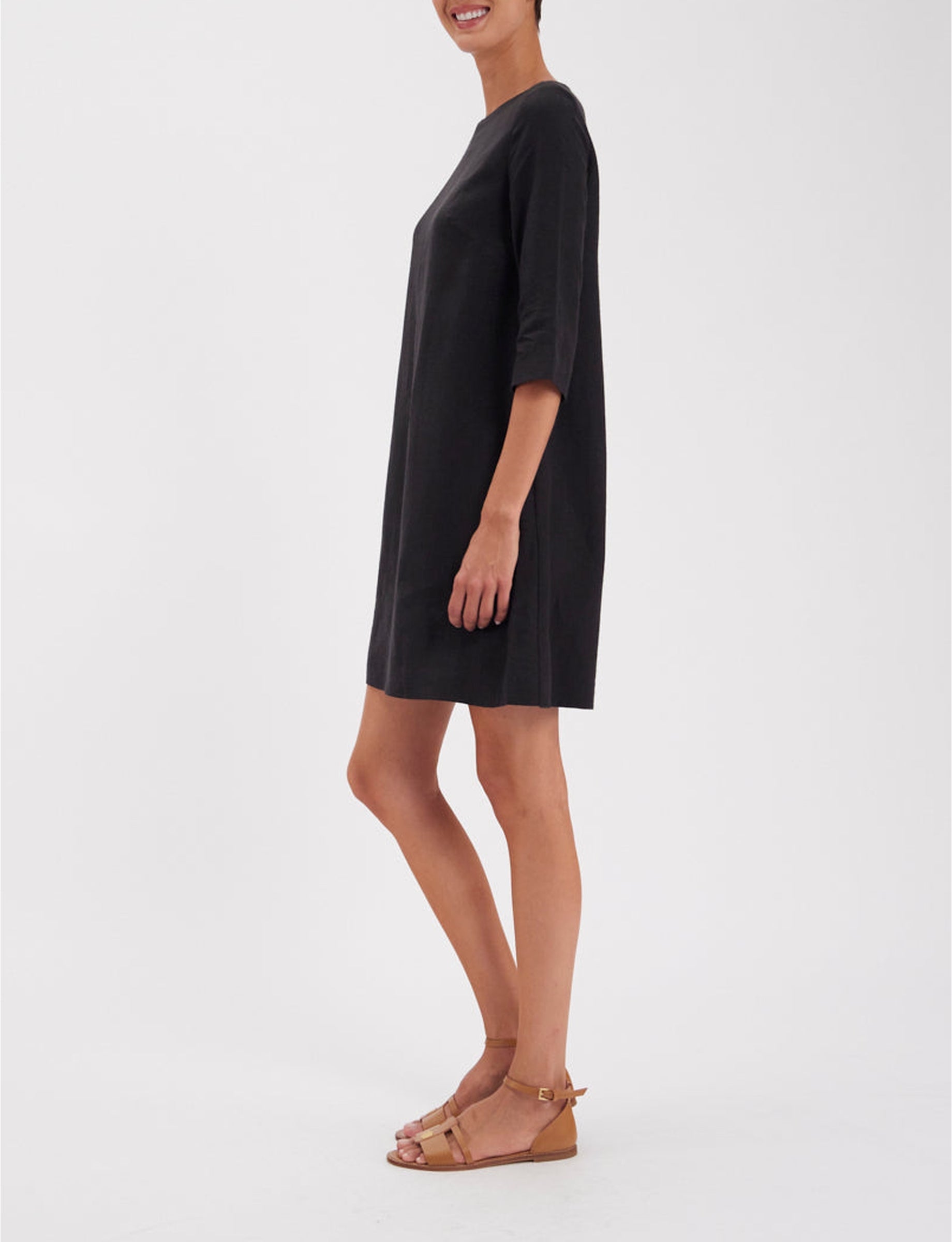 6qty RELIQUAT 90€ 25%  / Robe droite Megan en lin - Black
