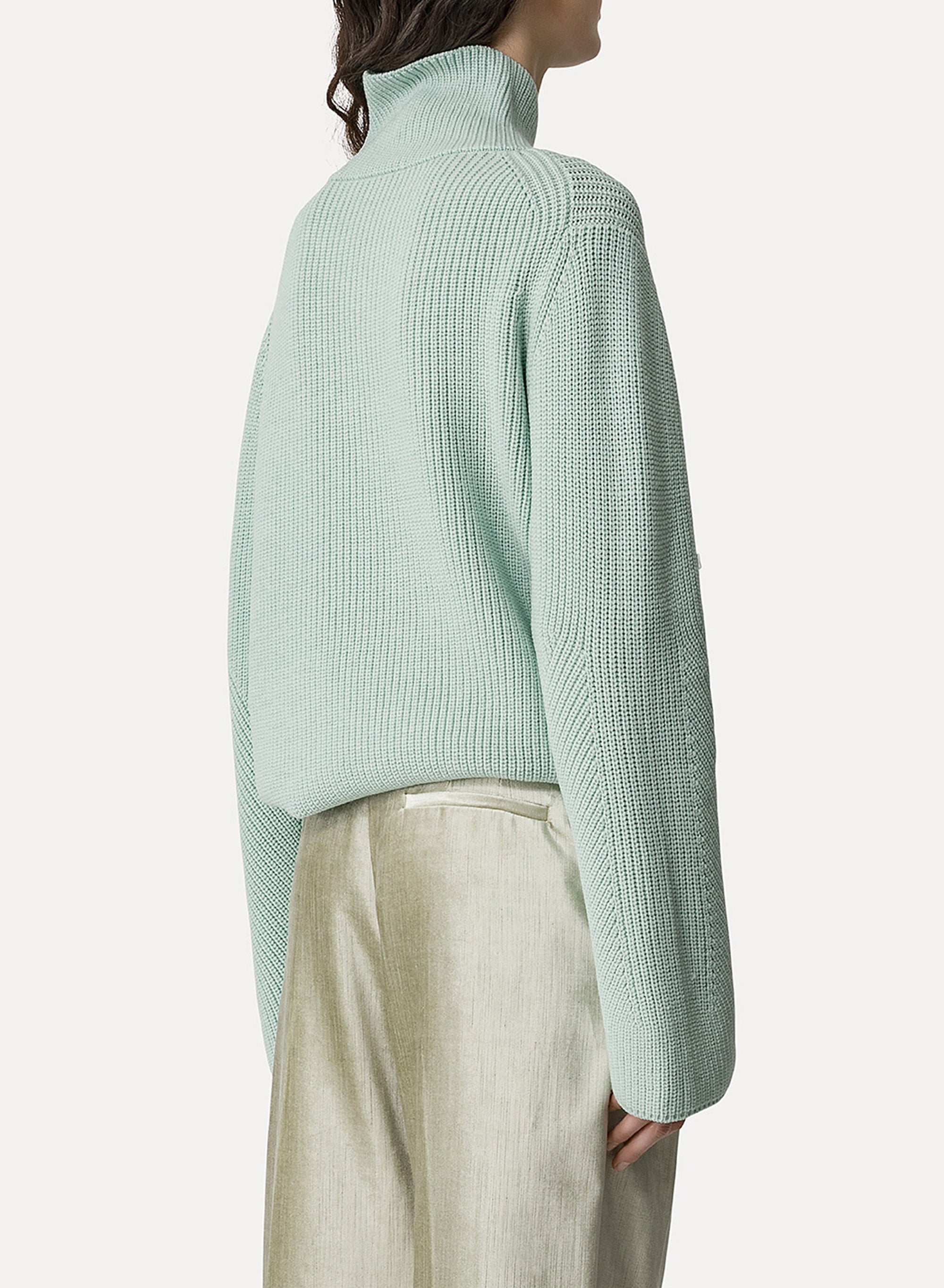KNITWEAR
