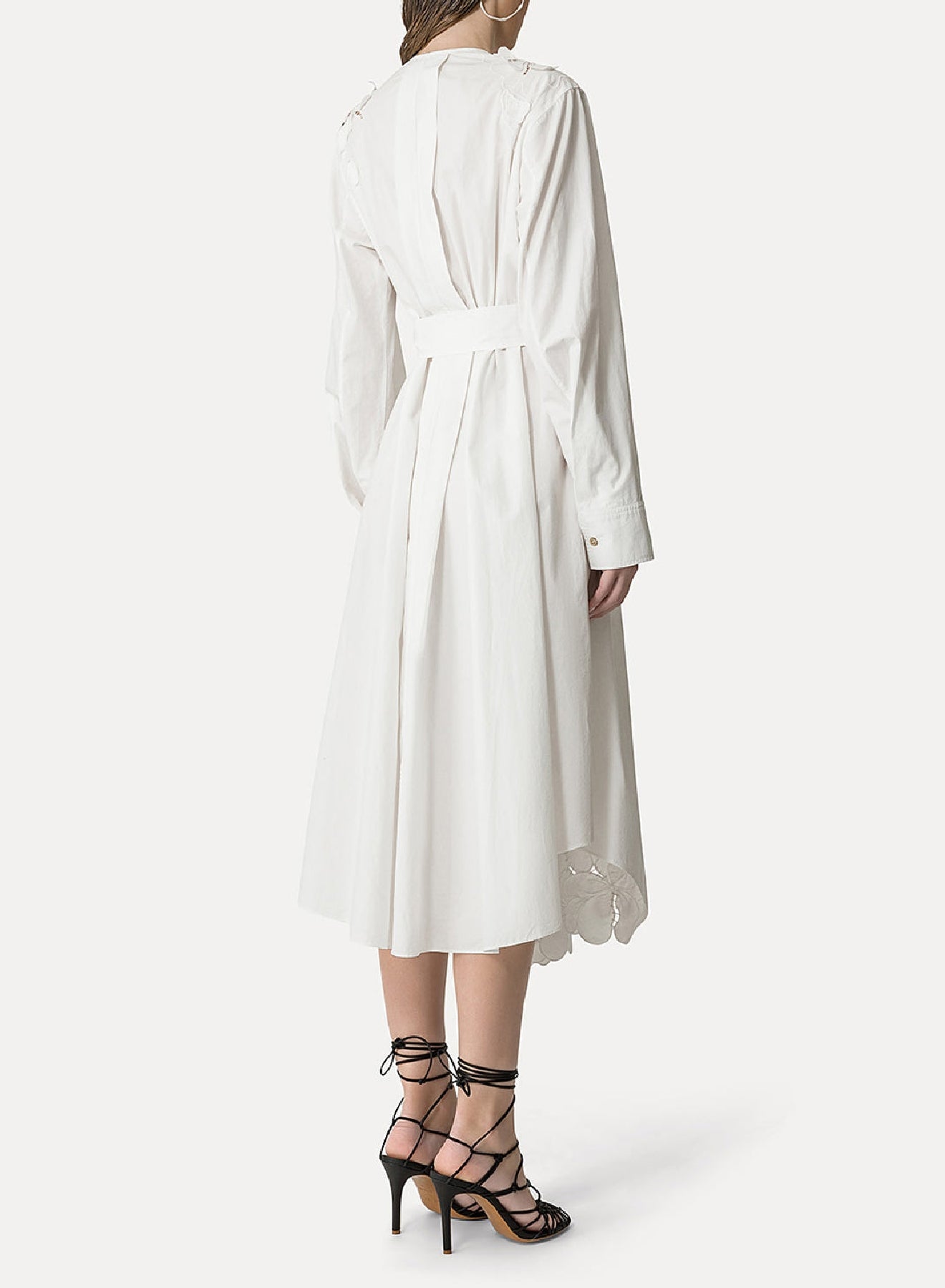 Robe avec pluie de pétales incrustés - Blanc