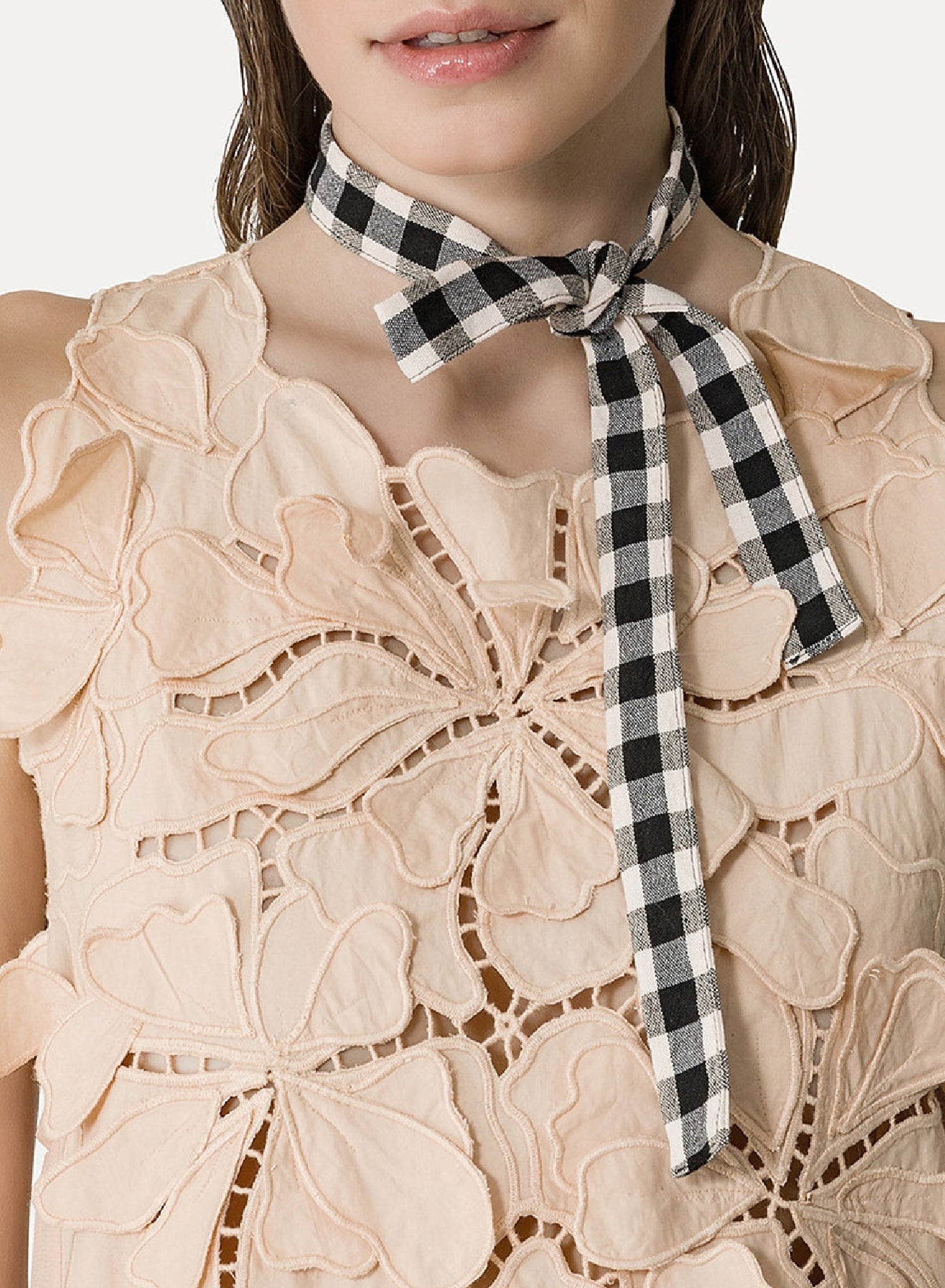 Robe à pétales découpées et brodées - Cipria