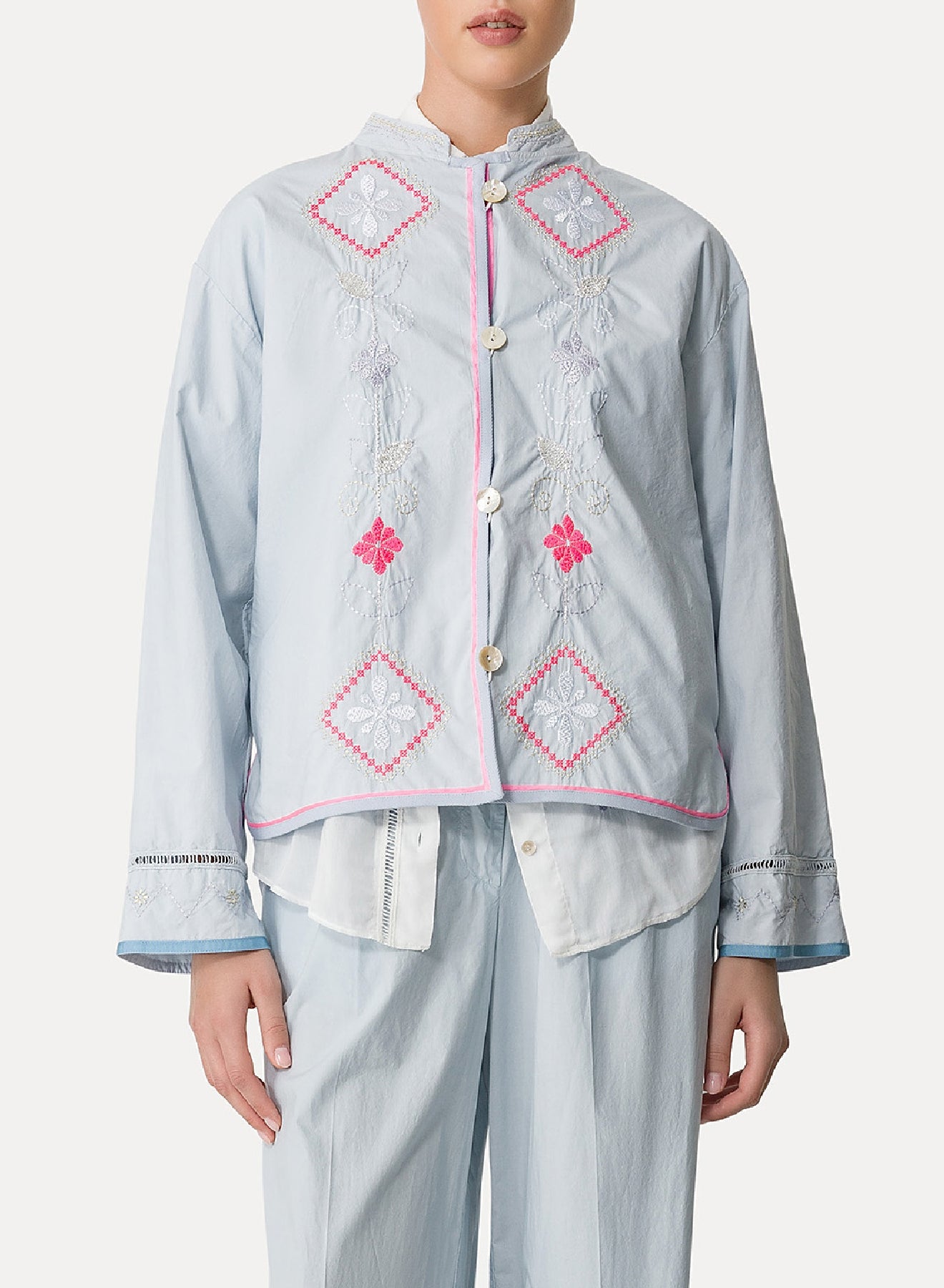 Veste avec broderie “Oniric blossom” en lin - Rugiada