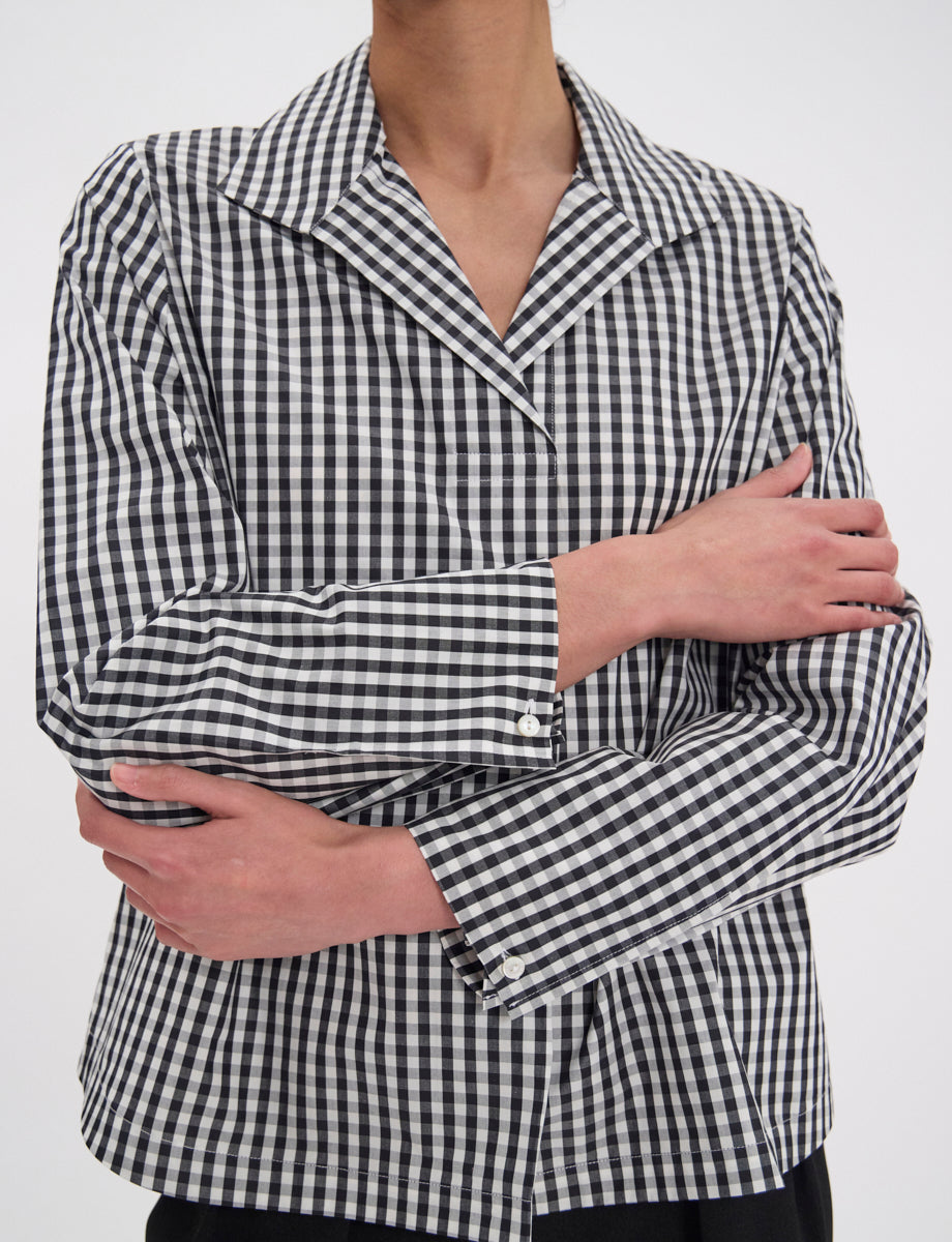 1qty NEW  / Top Noa -  Black White