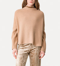 KNITWEAR
