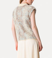 KNITWEAR