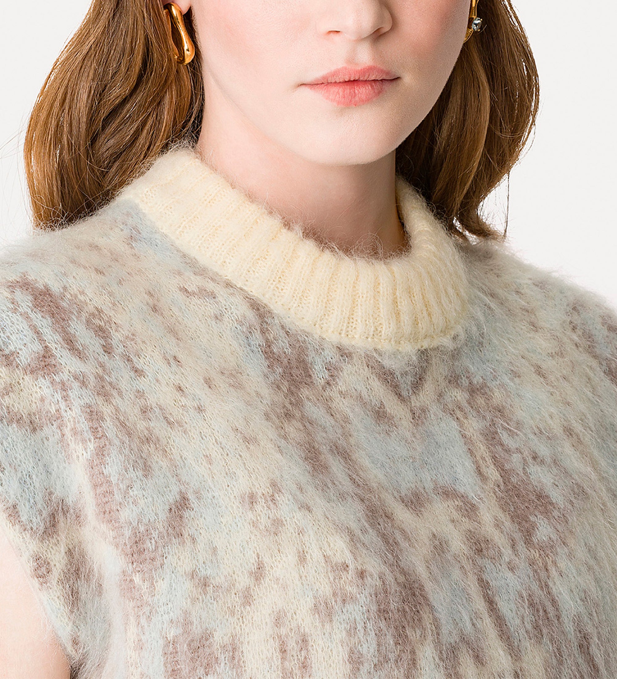 KNITWEAR