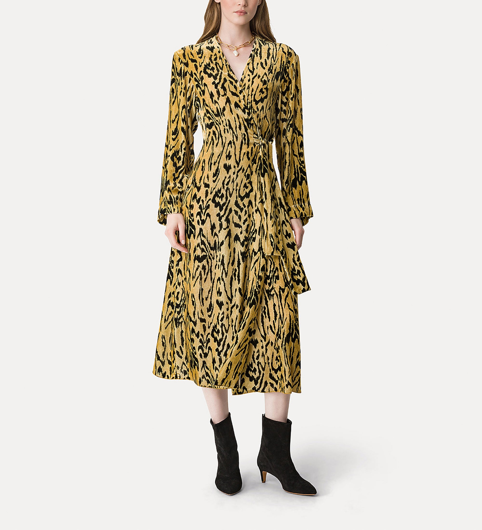 DRESS