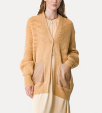 KNITWEAR