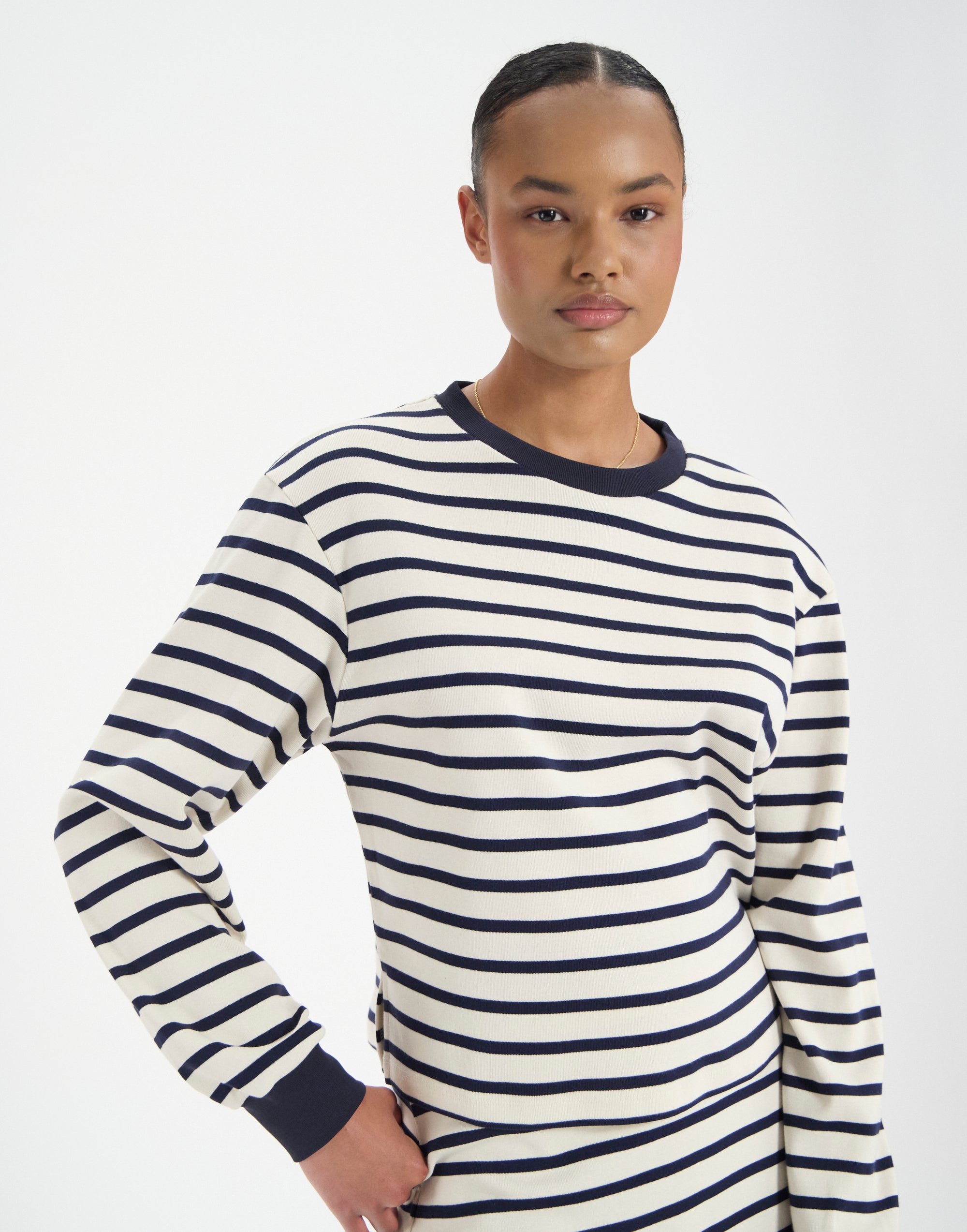 38qty NEW  / Pull Layann -  Blue Navy