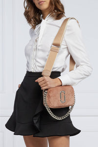 Sac à bandoulière Softshot en fausse fourrure - Fluffy Rose