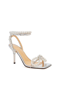 Bow 95 heeled sandals in mirrored leather & pearls - Silver