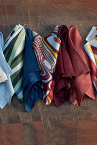 Set of 4 landscape printed linen satin napkins - Red & Pink