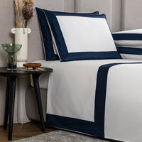 Bold 4-pc cotton bed linen set - Milk & Midnight blue