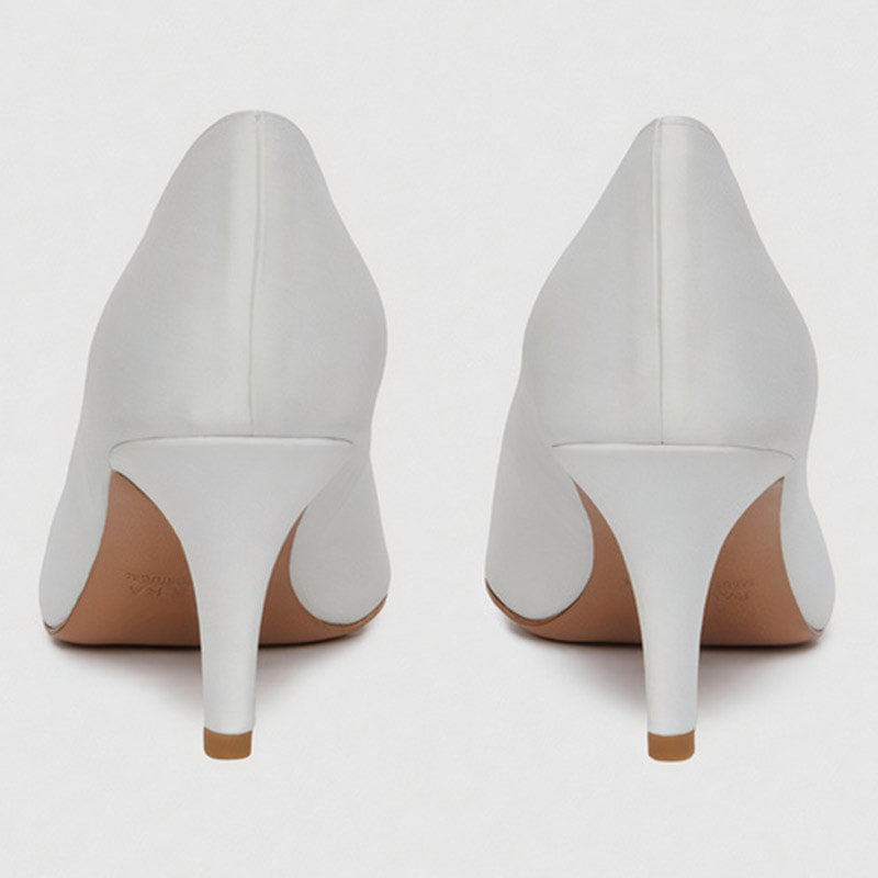 Pointed-toe court shoes - Off-white